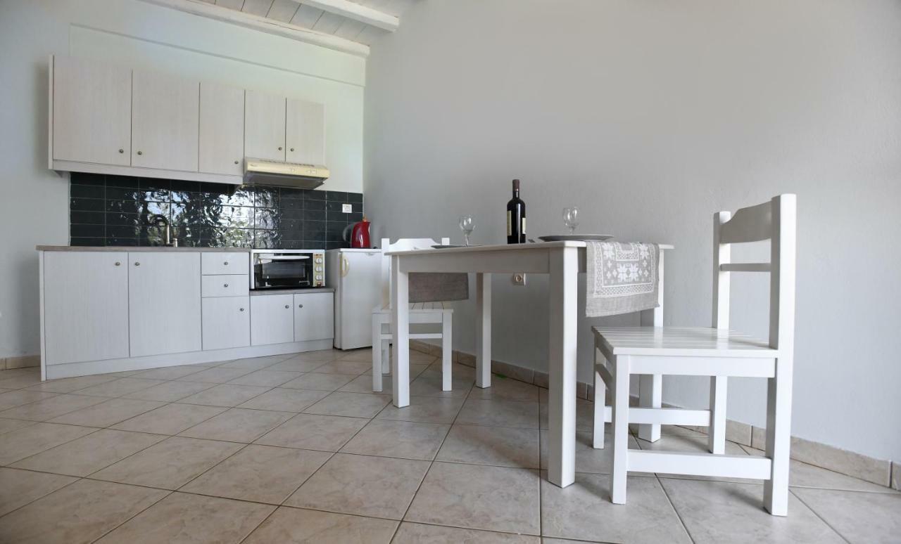 Nostos Beachfront Apartments & Studios Agios Ioannis  Zewnętrze zdjęcie